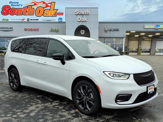 2026 Chrysler Pacifica PACIFICA SELECT AWD