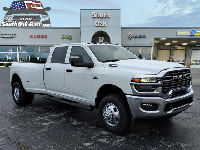 2026 RAM Ram 3500 RAM 3500 TRADESMAN CREW CAB 4X4 8 BOX