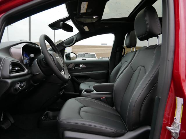 2026 Chrysler Pacifica Select AWD