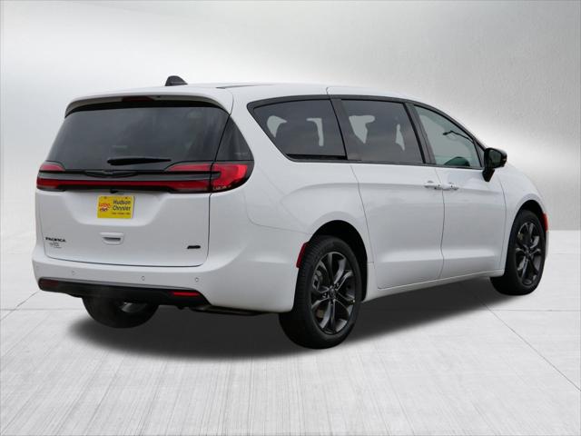 2026 Chrysler Pacifica PACIFICA SELECT AWD