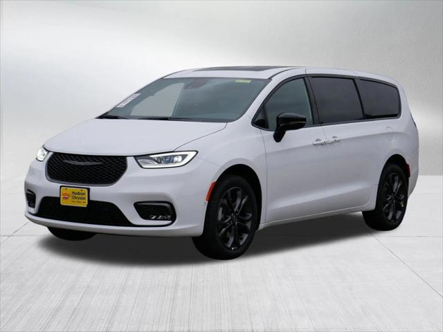 2026 Chrysler Pacifica Select AWD