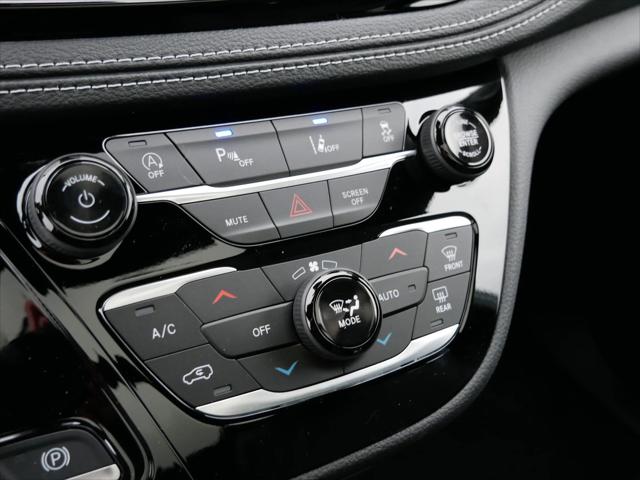 2026 Chrysler Pacifica Select AWD