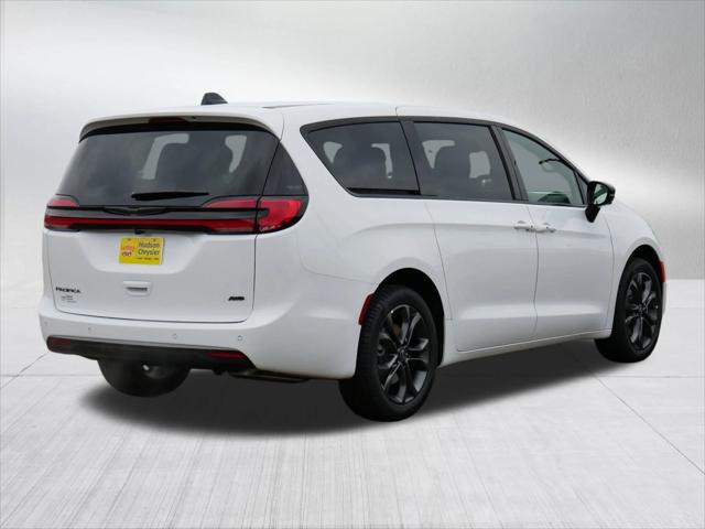2026 Chrysler Pacifica Select AWD