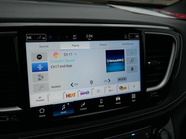 2026 Chrysler Pacifica Select AWD