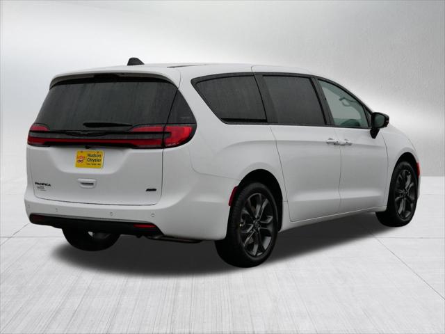 2026 Chrysler Pacifica PACIFICA SELECT AWD
