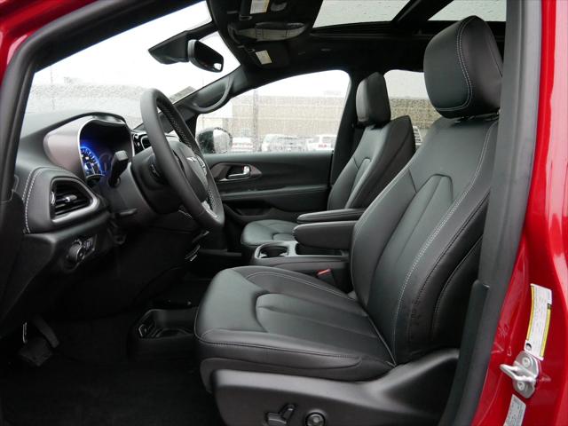 2026 Chrysler Pacifica Select AWD