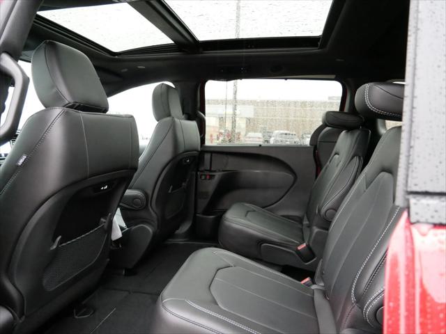2026 Chrysler Pacifica Select AWD