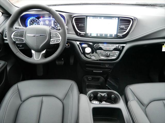 2026 Chrysler Pacifica Select AWD