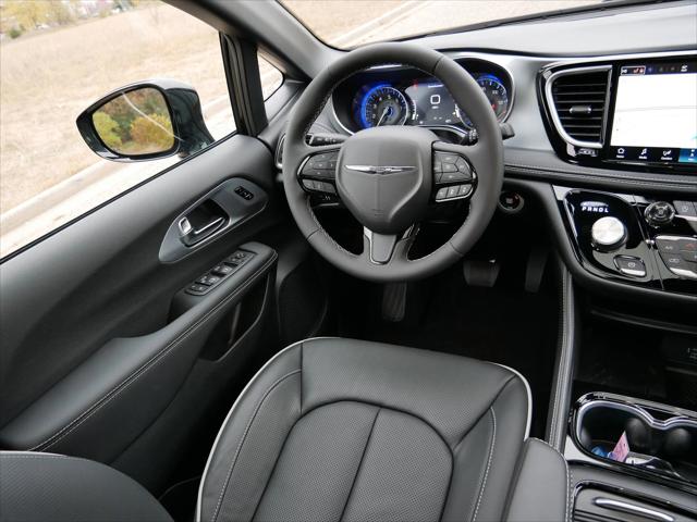 2026 Chrysler Pacifica Limited AWD