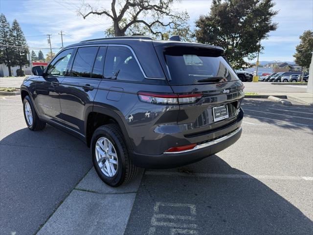 2025 Jeep Grand Cherokee GRAND CHEROKEE LAREDO X 4X2