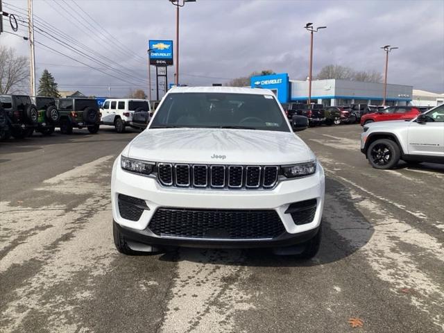 2025 Jeep Grand Cherokee GRAND CHEROKEE LAREDO X 4X4
