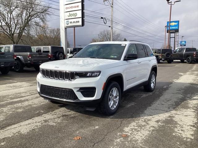 2025 Jeep Grand Cherokee GRAND CHEROKEE LAREDO X 4X4