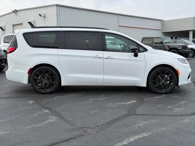 2026 Chrysler Pacifica PACIFICA SELECT