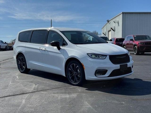 2026 Chrysler Pacifica PACIFICA SELECT