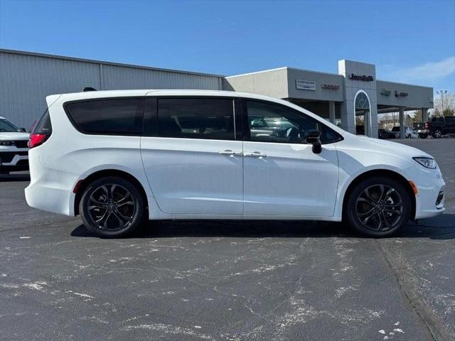 2026 Chrysler Pacifica PACIFICA SELECT
