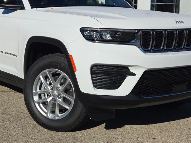 2025 Jeep Grand Cherokee GRAND CHEROKEE LAREDO X 4X4