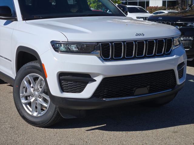 2025 Jeep Grand Cherokee GRAND CHEROKEE LAREDO X 4X4