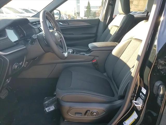 2025 Jeep Grand Cherokee Laredo X 4x4