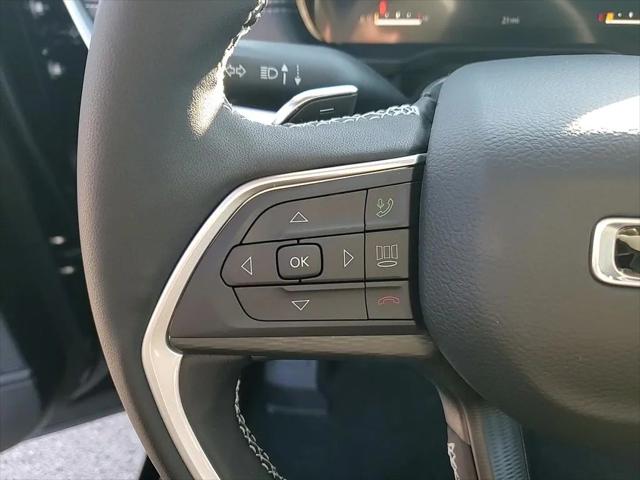2025 Jeep Grand Cherokee Laredo X 4x4