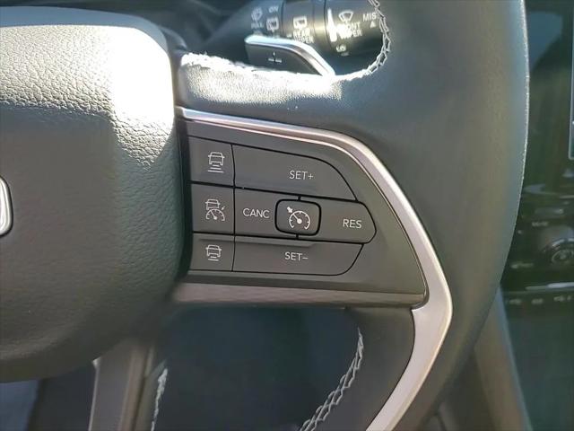 2025 Jeep Grand Cherokee Laredo X 4x4