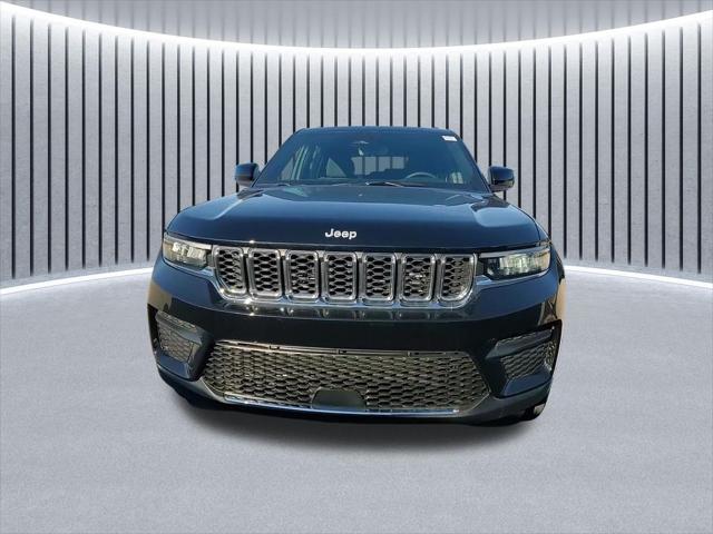 2025 Jeep Grand Cherokee Laredo X 4x4