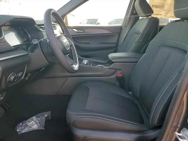 2025 Jeep Grand Cherokee Laredo X 4x4