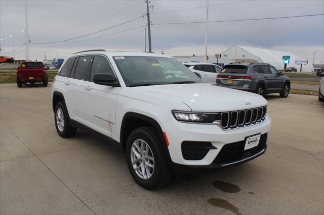 2025 Jeep Grand Cherokee GRAND CHEROKEE LAREDO X 4X4