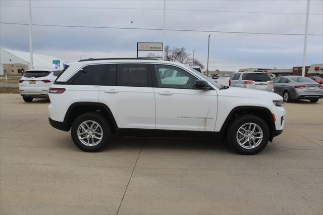 2025 Jeep Grand Cherokee GRAND CHEROKEE LAREDO X 4X4