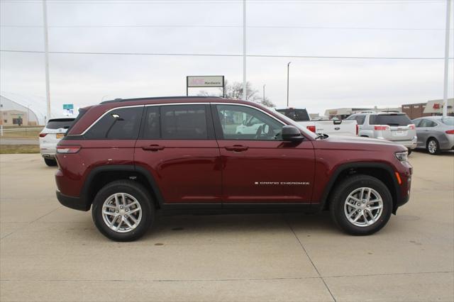 2025 Jeep Grand Cherokee GRAND CHEROKEE LAREDO X 4X4