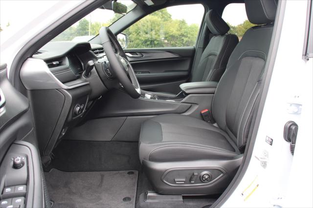 2025 Jeep Grand Cherokee GRAND CHEROKEE LAREDO X 4X4 2025 Jeep Grand Cherokee GRAND CHEROKEE LAREDO X 4X4