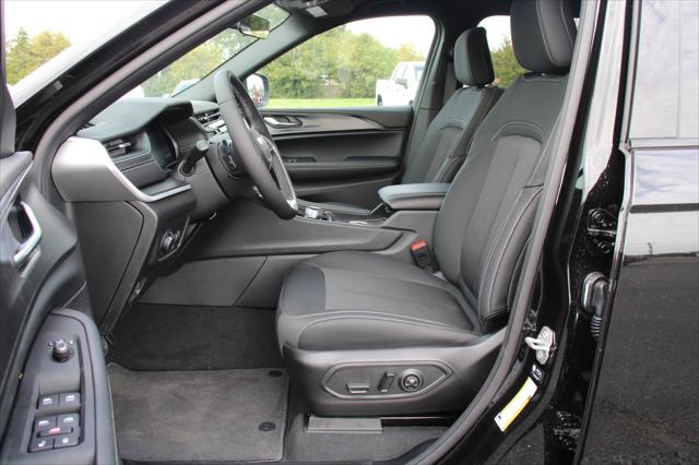 2025 Jeep Grand Cherokee GRAND CHEROKEE L LAREDO 4X4 2025 Jeep Grand Cherokee GRAND CHEROKEE L LAREDO 4X4