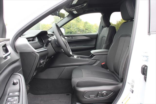 2025 Jeep Grand Cherokee GRAND CHEROKEE L LAREDO X 4X4 2025 Jeep Grand Cherokee GRAND CHEROKEE L LAREDO X 4X4