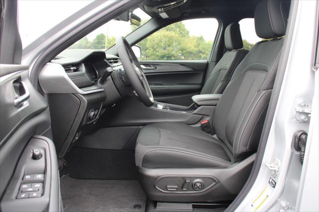 2025 Jeep Grand Cherokee GRAND CHEROKEE L LAREDO X 4X4 2025 Jeep Grand Cherokee GRAND CHEROKEE L LAREDO X 4X4