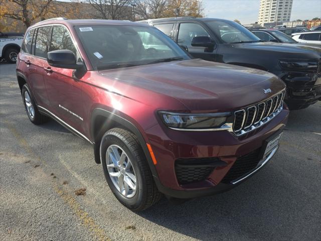 2025 Jeep Grand Cherokee GRAND CHEROKEE LAREDO X 4X4