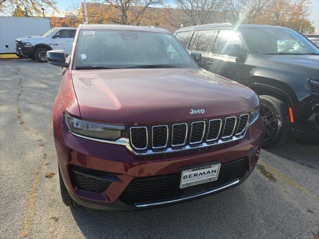 2025 Jeep Grand Cherokee GRAND CHEROKEE LAREDO X 4X4