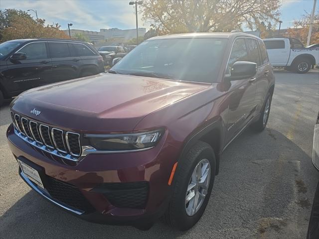 2025 Jeep Grand Cherokee GRAND CHEROKEE LAREDO X 4X4