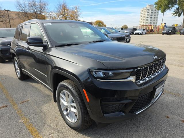 2025 Jeep Grand Cherokee GRAND CHEROKEE LAREDO X 4X4 2025 Jeep Grand Cherokee GRAND CHEROKEE LAREDO X 4X4