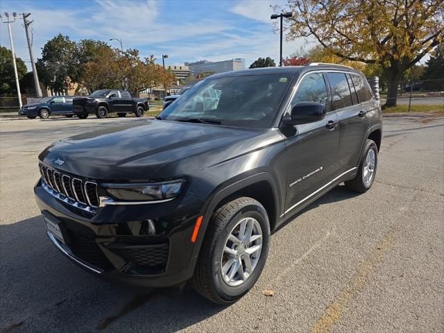 2025 Jeep Grand Cherokee GRAND CHEROKEE LAREDO X 4X4