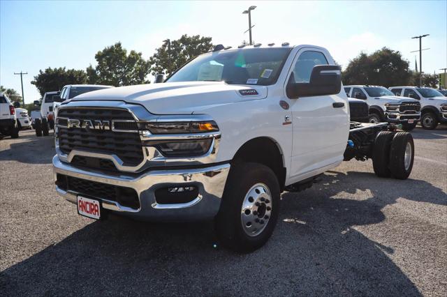 2026 RAM Ram 3500 Chassis Cab RAM 3500 TRADESMAN CHASSIS REGULAR CAB 4X4 84 CA 2026 RAM Ram 3500 Chassis Cab RAM 3500 TRADESMAN CHASSIS REGULAR CAB 4X4 84 CA