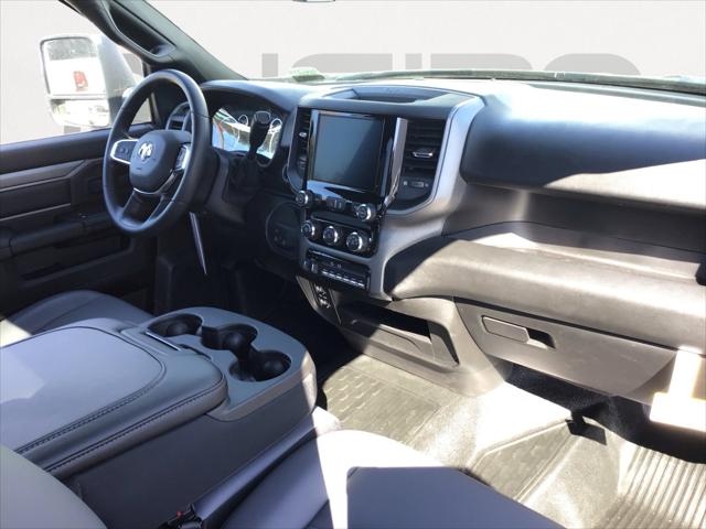 2026 RAM Ram 3500 Chassis Cab RAM 3500 TRADESMAN CHASSIS REGULAR CAB 4X4 84 CA 2026 RAM Ram 3500 Chassis Cab RAM 3500 TRADESMAN CHASSIS REGULAR CAB 4X4 84 CA