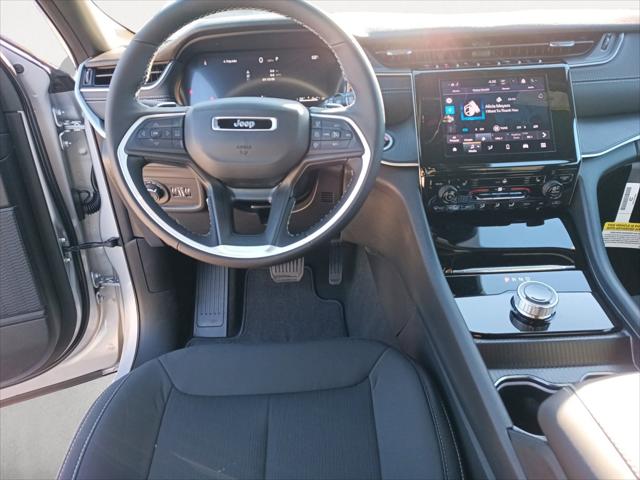 2025 Jeep Grand Cherokee GRAND CHEROKEE LAREDO X 4X2