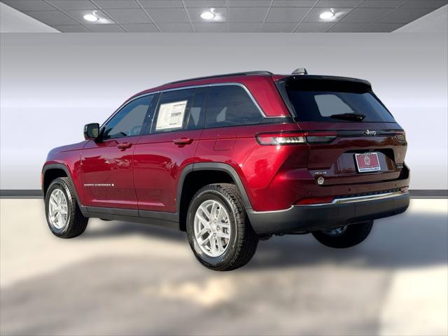 2025 Jeep Grand Cherokee GRAND CHEROKEE LAREDO X 4X4