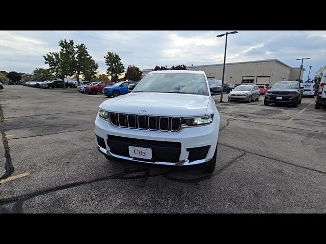 2025 Jeep Grand Cherokee GRAND CHEROKEE L LAREDO X 4X4