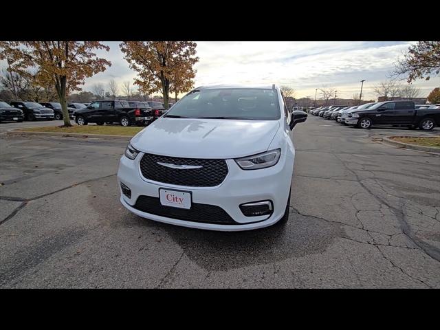 2026 Chrysler Pacifica PACIFICA SELECT AWD