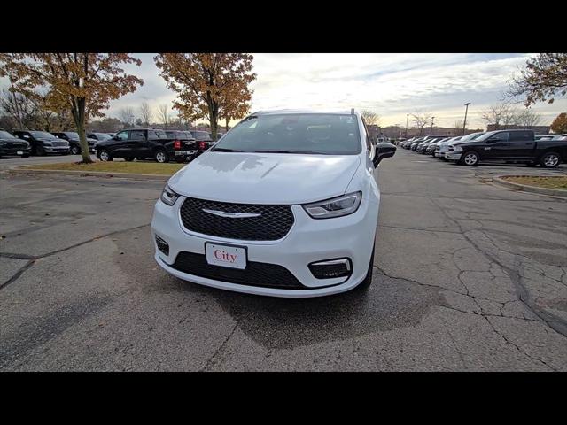 2026 Chrysler Pacifica PACIFICA SELECT AWD