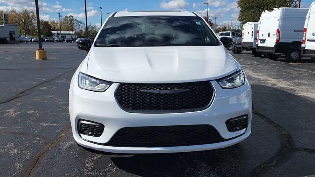 2026 Chrysler Pacifica PACIFICA SELECT AWD