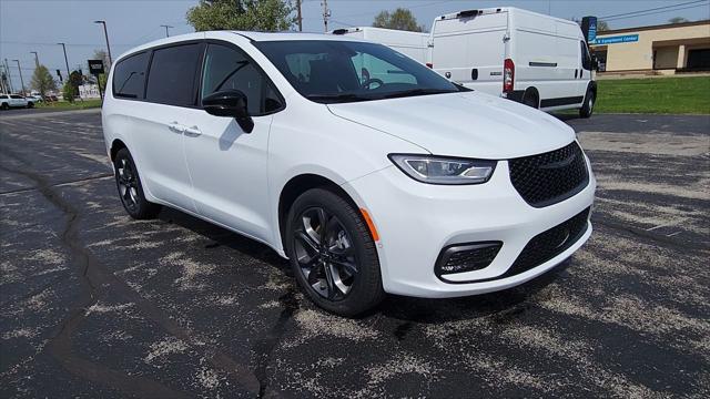 2026 Chrysler Pacifica PACIFICA SELECT AWD