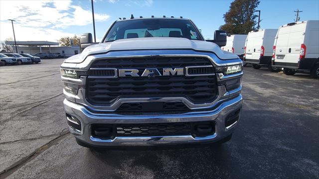 2026 RAM Ram 3500 Chassis Cab RAM 3500 TRADESMAN CHASSIS REGULAR CAB 4X4 84 CA 2026 RAM Ram 3500 Chassis Cab RAM 3500 TRADESMAN CHASSIS REGULAR CAB 4X4 84 CA