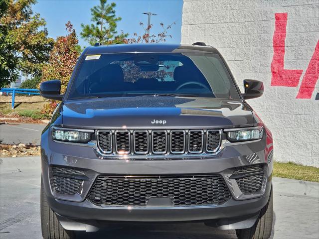 2025 Jeep Grand Cherokee GRAND CHEROKEE LAREDO X 4X4