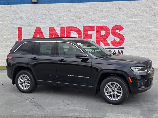 2025 Jeep Grand Cherokee GRAND CHEROKEE LAREDO X 4X4